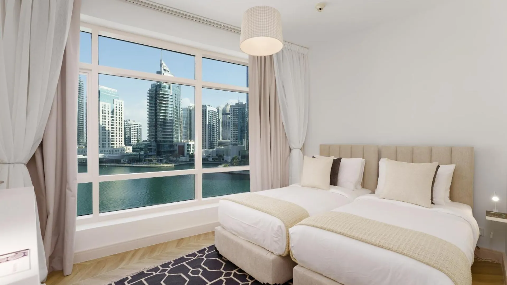 Maison Privee - Blissful Living With Dubai Marina Waterfront Views Apartment