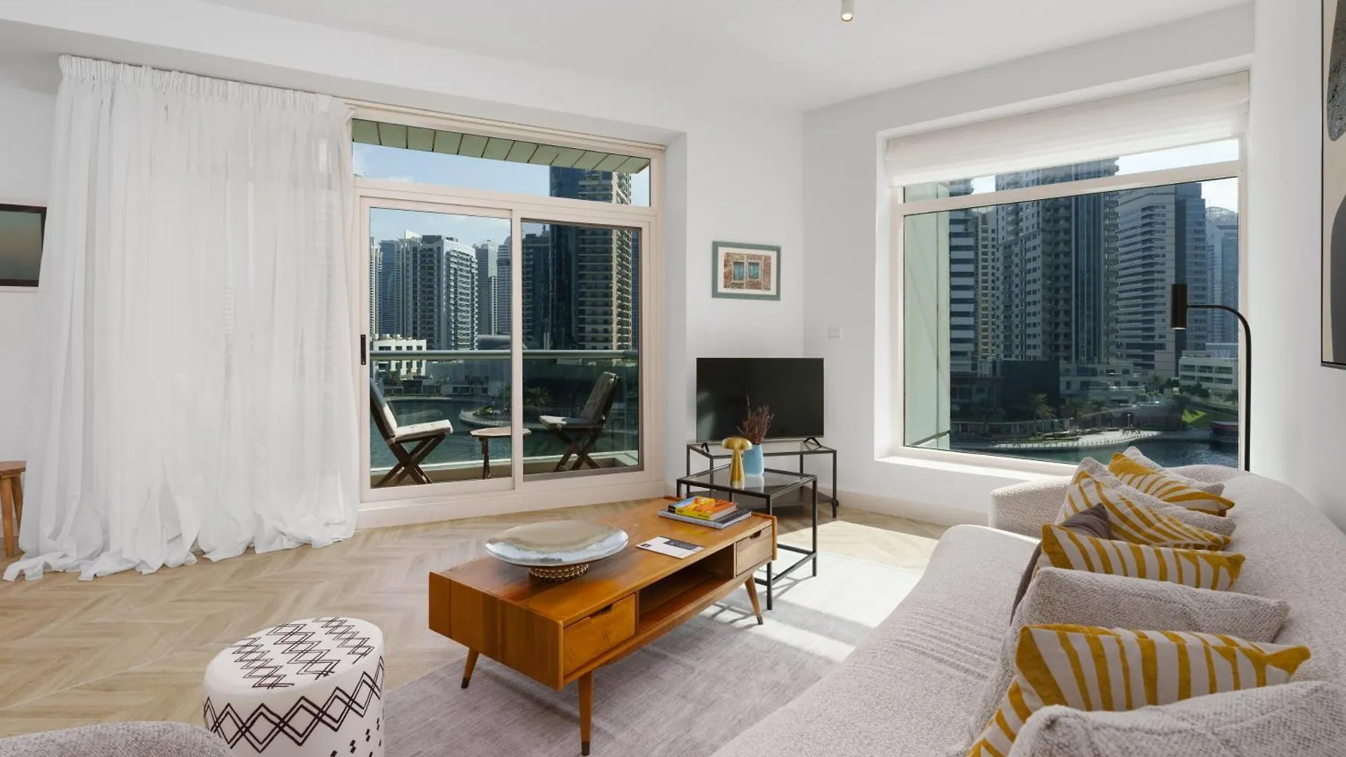 Maison Privee - Blissful Living With Dubai Marina Waterfront Views