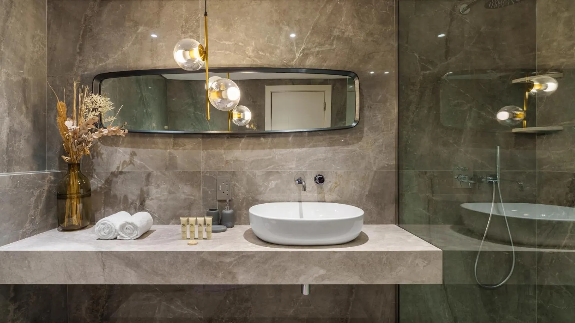Maison Privee - Blissful Living With Dubai Marina Waterfront Views United Arab Emirates