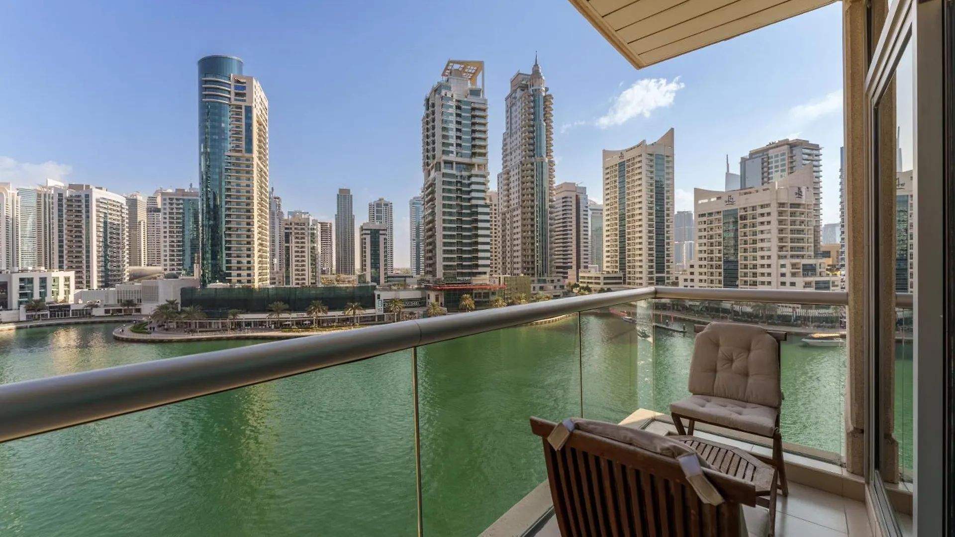 Maison Privee - Blissful Living With Dubai Marina Waterfront Views Apartment