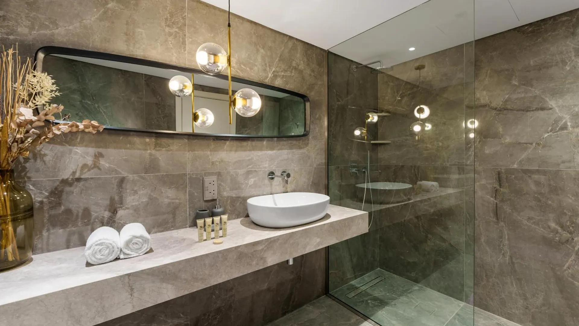 Maison Privee - Blissful Living With Dubai Marina Waterfront Views 0*,  United Arab Emirates
