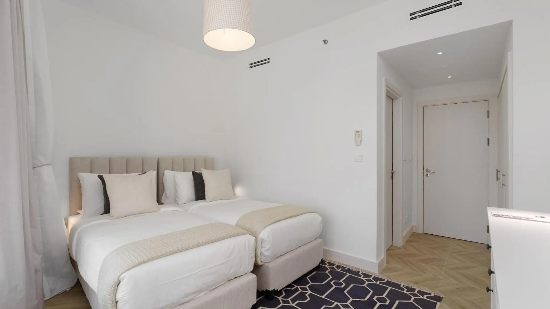 Apartment Maison Privee - Blissful Living With Dubai Marina Waterfront Views United Arab Emirates